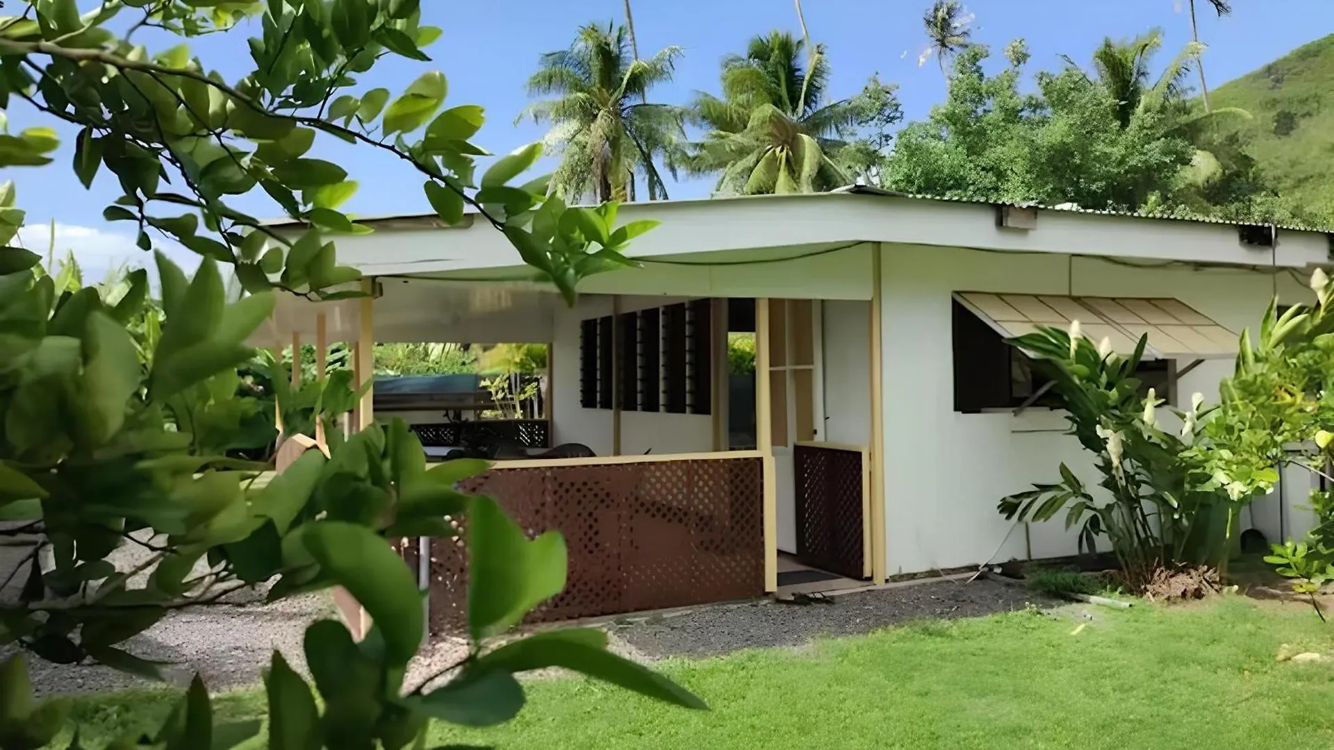Willa Moorea Fare Ta'Ahiamanu